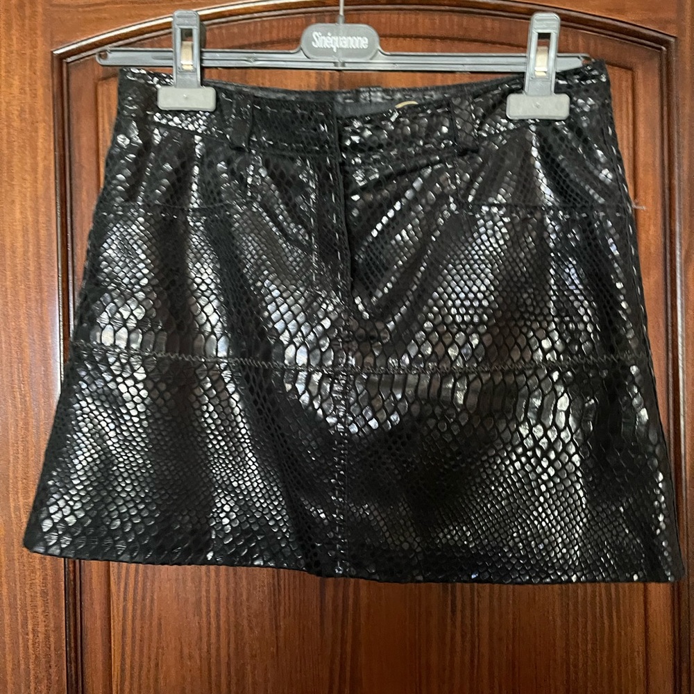 Just Cavalli, mini leather skirt. Size IT.38 authentic.